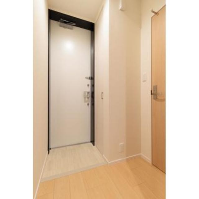 ※写真は同タイプ住戸です。(玄関)