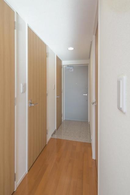 ※写真は同タイプ住戸です。(玄関)