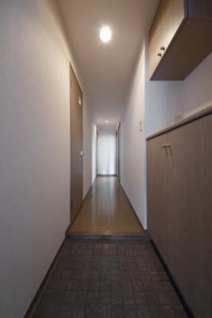 ※写真は同タイプ住戸です。(玄関)