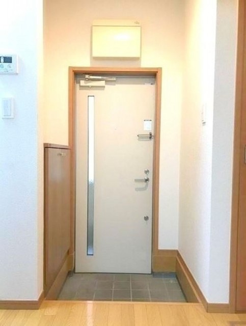 ※同仕様写真含む(玄関)