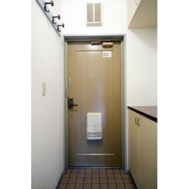 ※同仕様写真含む(玄関)