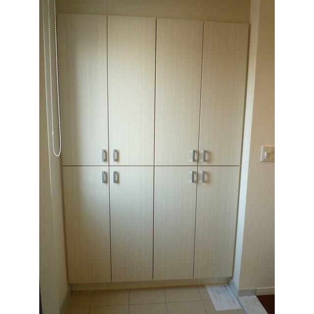 Eタイプ2010年2月撮影 同タイプ208号室の写真です。(玄関)