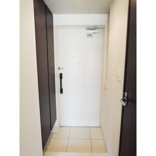 ※写真は同タイプ住戸です。(玄関)