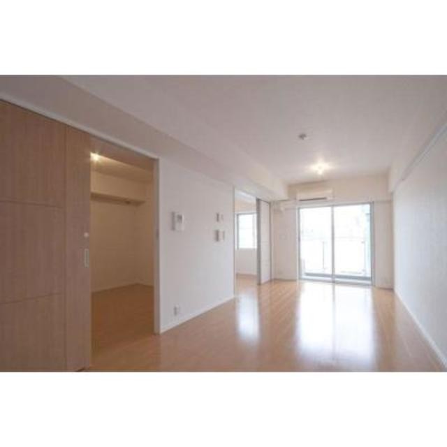 ※写真は同タイプ住戸です。(居間)