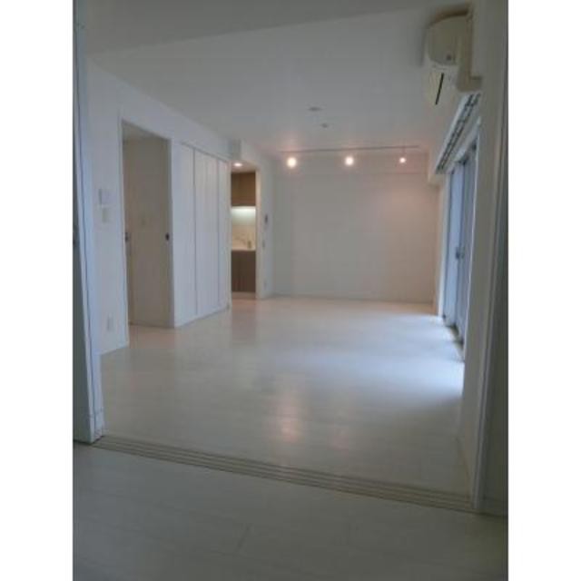 ※写真は同タイプ住戸です。(居間)