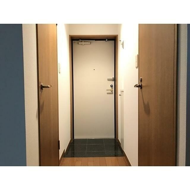 ※同仕様写真含む(玄関)