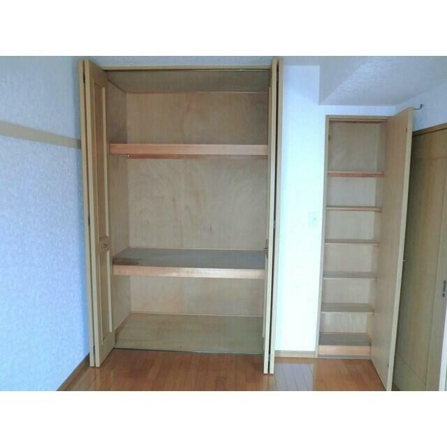 各洋室にクローゼットあり(内装)