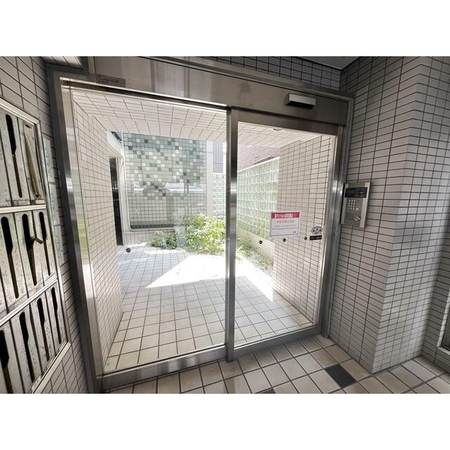 オートロックつき！(その他建物画像)