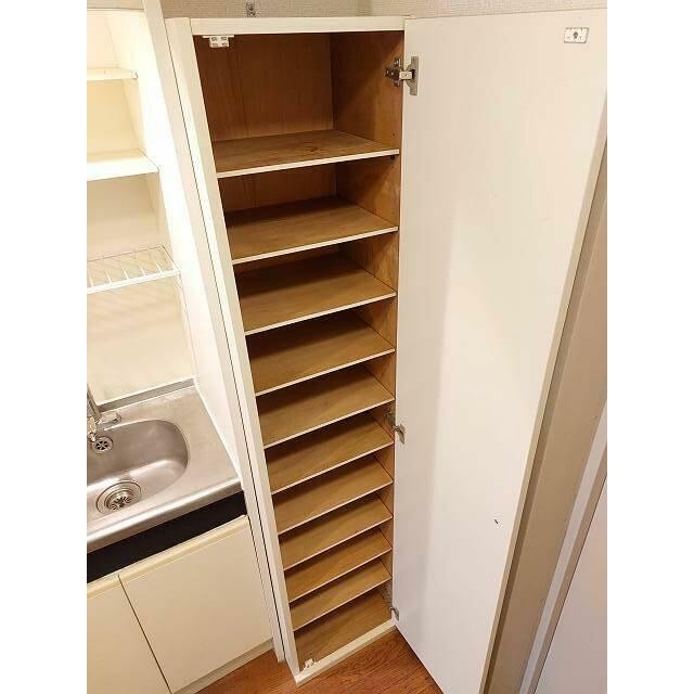 たっぷりとした収納スペースです