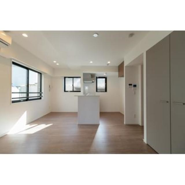 ※写真は同タイプ住戸です。(居間)