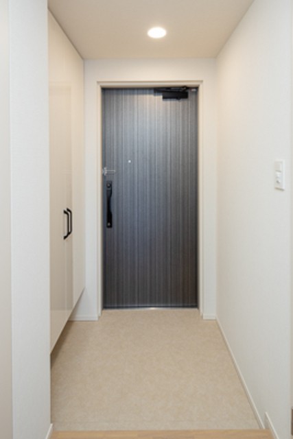 ※写真は同タイプ住戸です。(玄関)