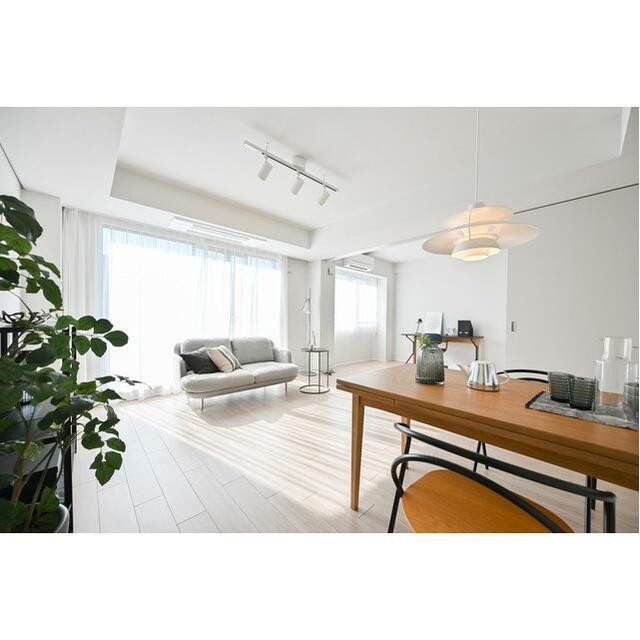 ※家具・調度品等は実際の賃貸住居には含まれません(居間)