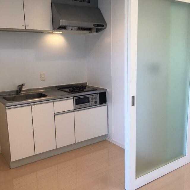 お部屋により、仕様が若干異なります(キッチン)