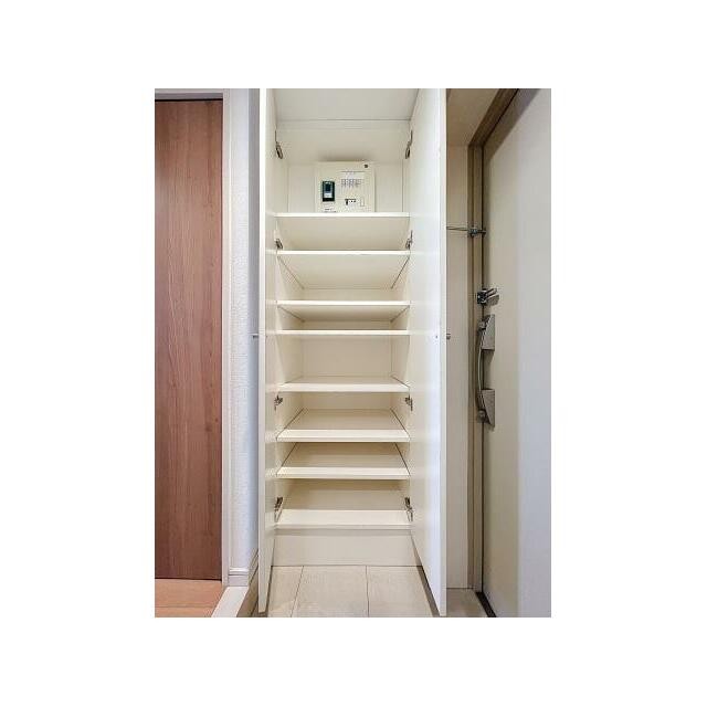 シューズボックス