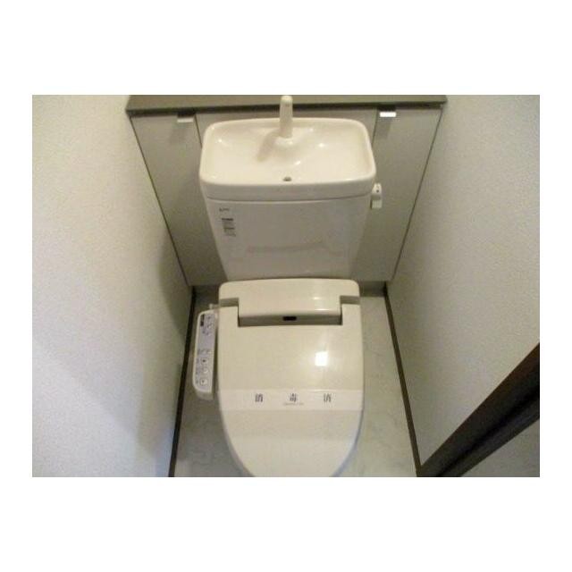手洗い付ウォッシュレットトイレ(内装)