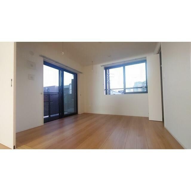 写真は他部屋(居間)