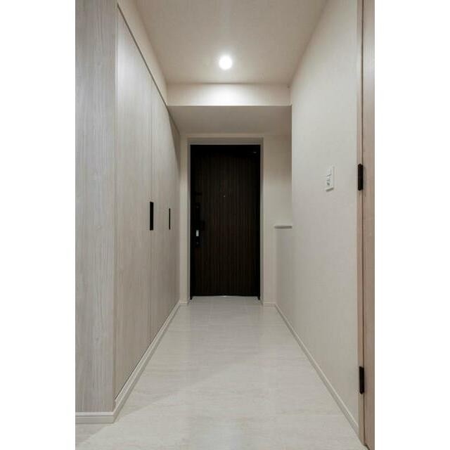 ※写真は同タイプ住戸です。(玄関)