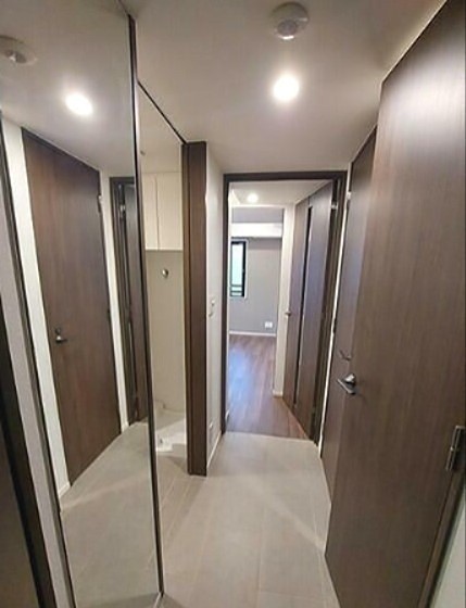 ※同仕様写真(玄関)