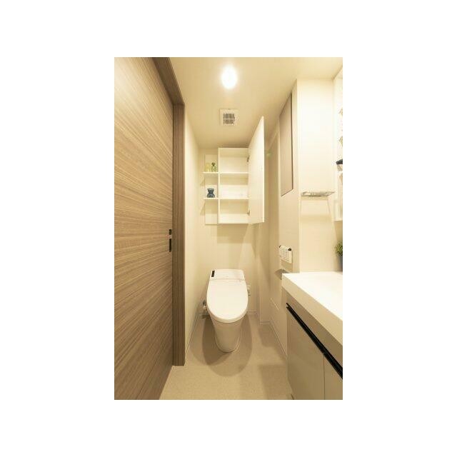 ※参考写真 家具などは付いておりません。(内装)