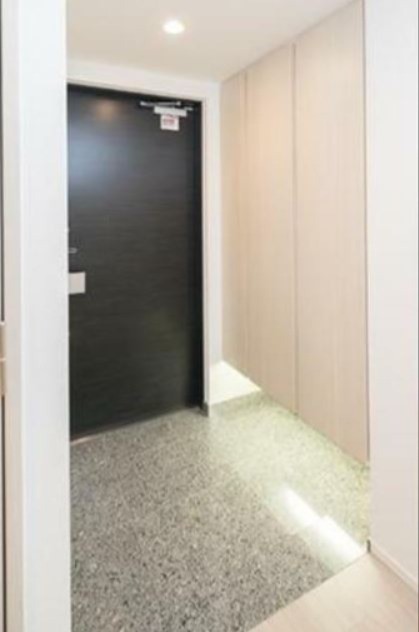 ※同仕様写真含む(玄関)