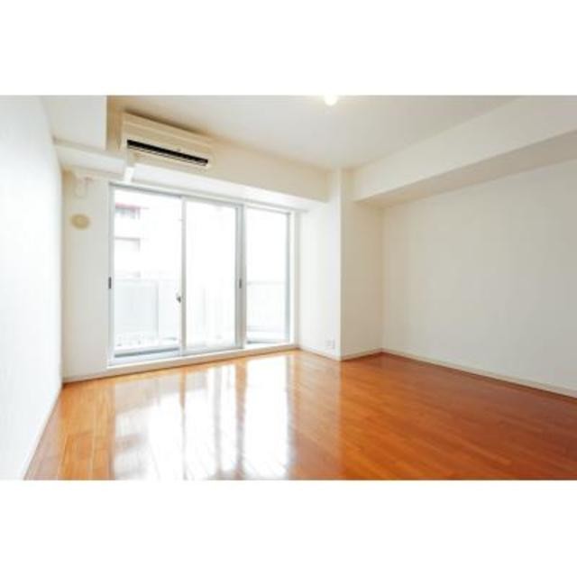 ※写真は同タイプ住戸です。(居間)