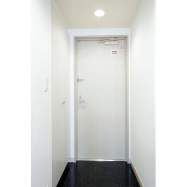 ※写真は同タイプ住戸です。(玄関)