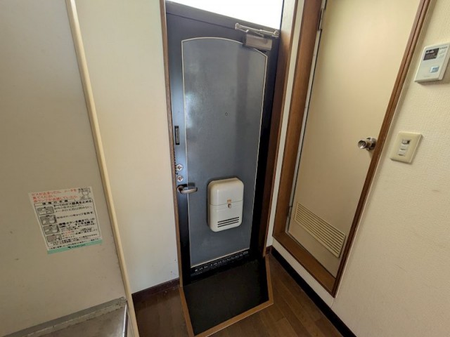 (玄関)