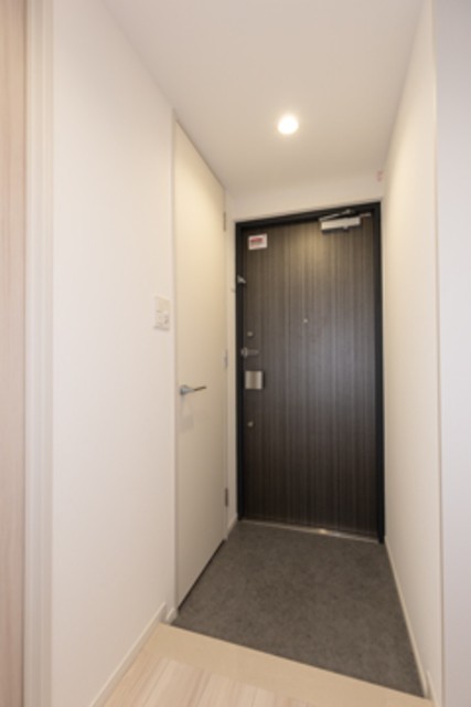 ※写真は同タイプ住戸です。(玄関)