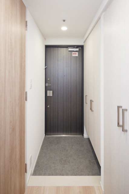 ※写真は同タイプ住戸です。(玄関)