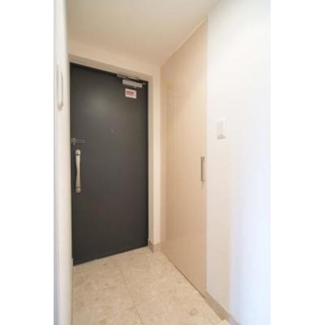 ※写真は同タイプ住戸です。(玄関)