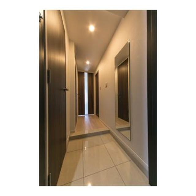 ※写真は同タイプ住戸です。(玄関)