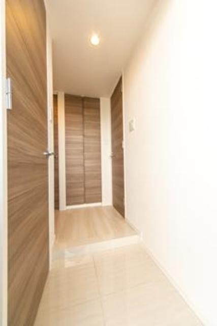 ※写真は同タイプ住戸です。(玄関)