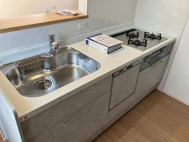 ※写真は同タイプ住戸です。(キッチン)