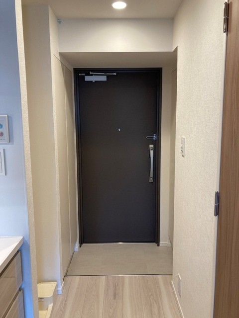 ※写真は同タイプ住戸です。(玄関)