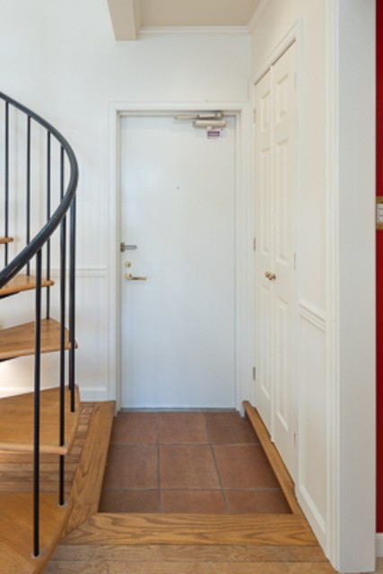 ※写真は同タイプ住戸です。(玄関)