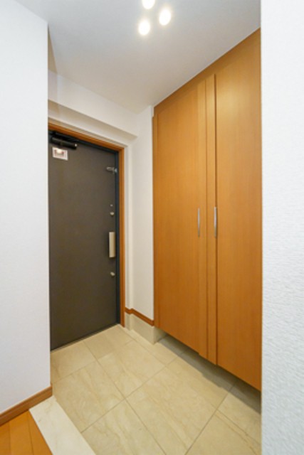 ※写真は同タイプ住戸です。(玄関)