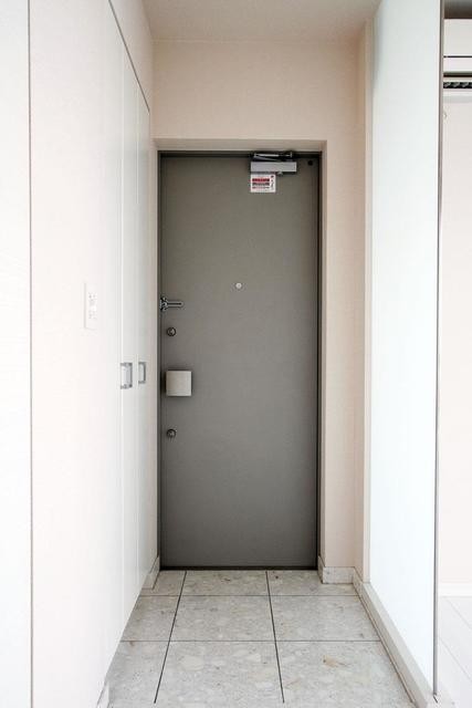 ※写真は同タイプ住戸です。(玄関)