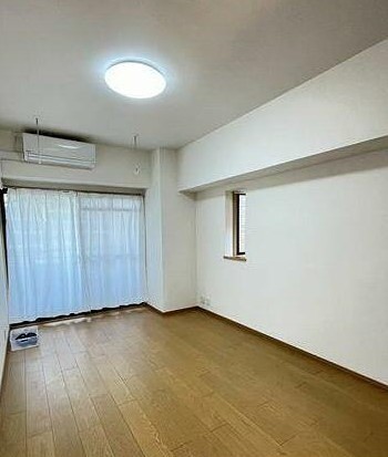 (居間)