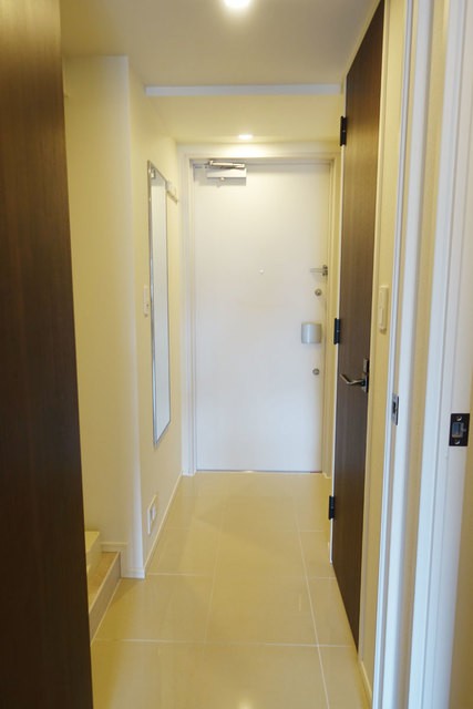 ※写真は同タイプ住戸です。(玄関)