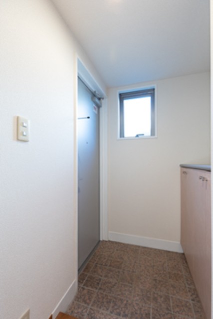 ※写真は同タイプ住戸です。(玄関)