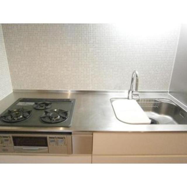 ※写真は同タイプ住戸です。(キッチン)