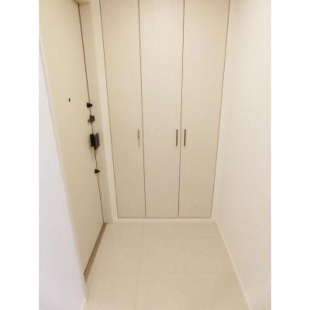 ※写真は同タイプ住戸です。(玄関)