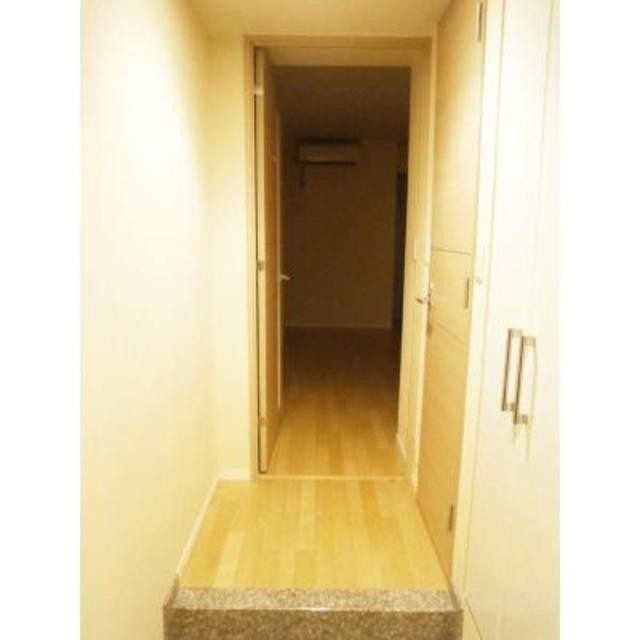 ※写真は同タイプ住戸です。(玄関)