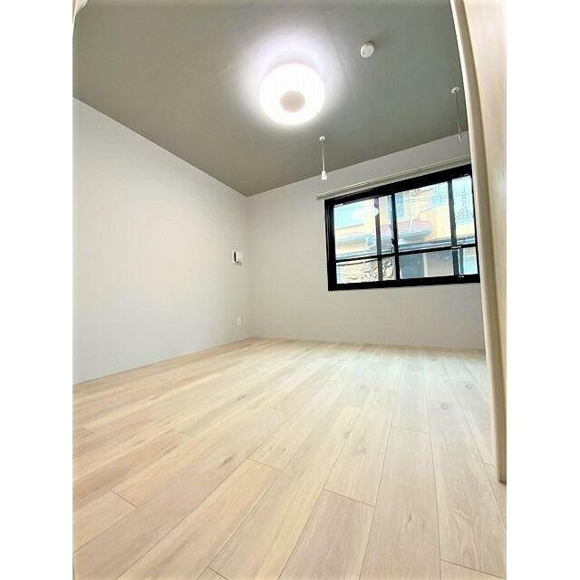 反転タイプの室内写真(居間)