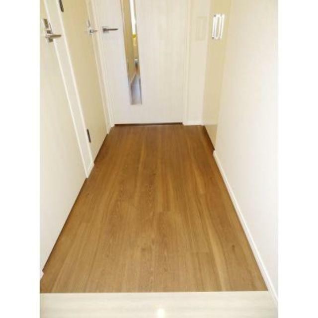 ※写真は同タイプ住戸です。(玄関)