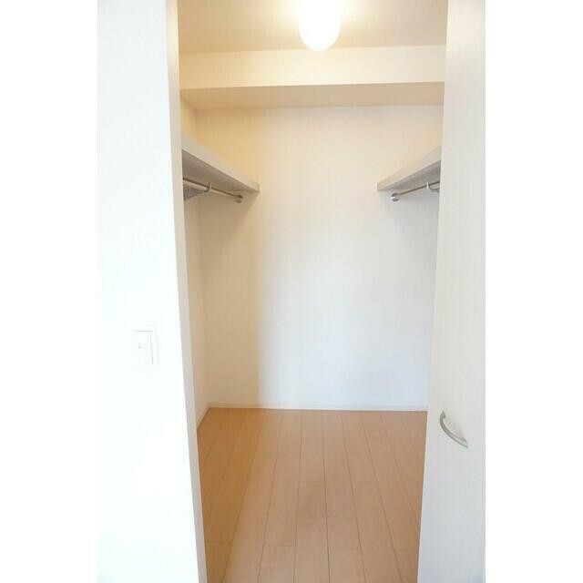 洋室クローゼット（1906）(内装)