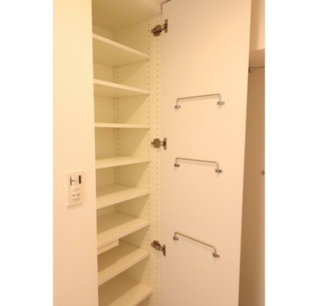 ※同仕様写真含む(玄関)