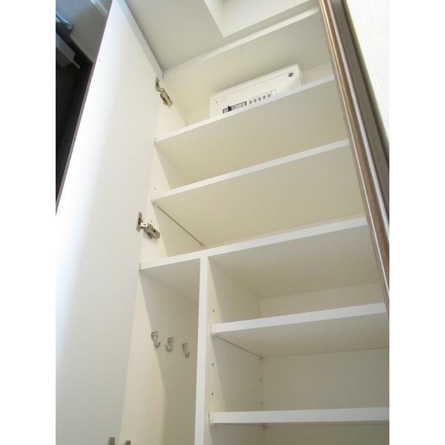 ※同仕様写真含む(玄関)