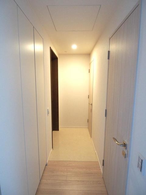 ※写真は同タイプ住戸です。(玄関)