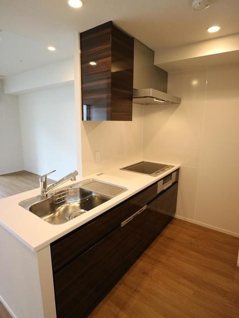 ※写真は同タイプ住戸です。(キッチン)